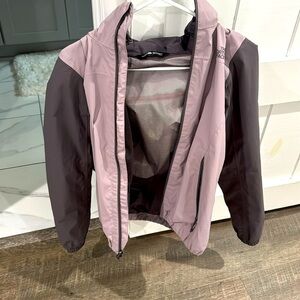 Hardly used Northface rain coat